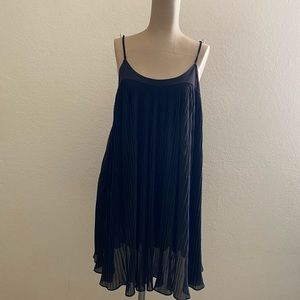 Cute black pleated dress/top